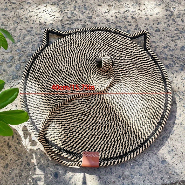 Sisal Scratching Mat Interactive Ball Toy Feature Detail