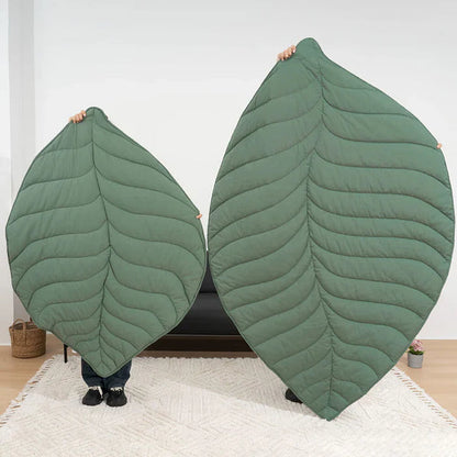 Super Large Leaf Shape Pet Mat Detail